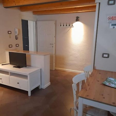 Iseo Loft - Comfort In Downtown Apartment Luaran gambar