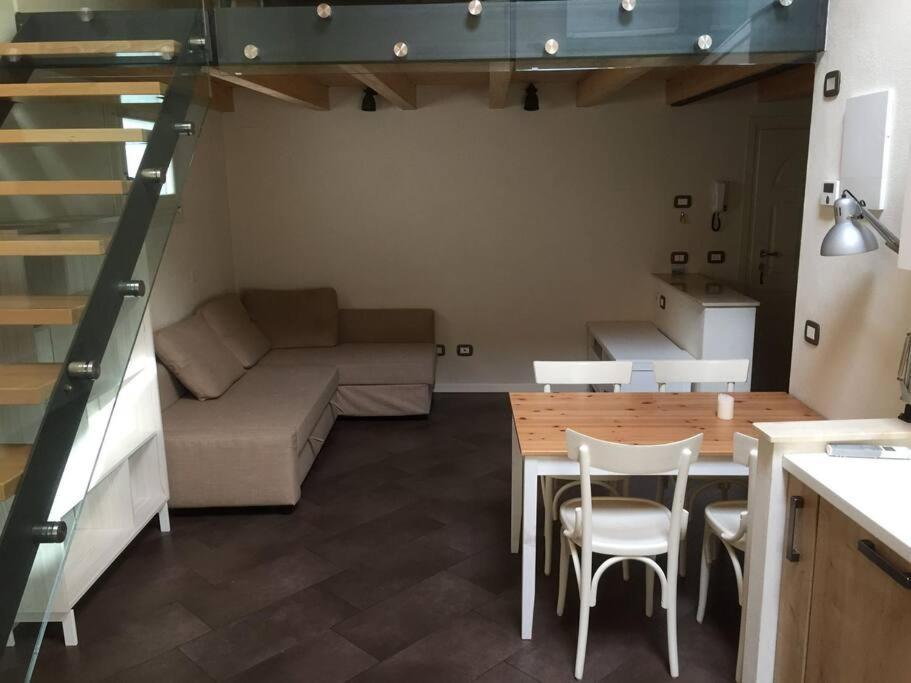 Iseo Loft - Comfort In Downtown Apartment Luaran gambar